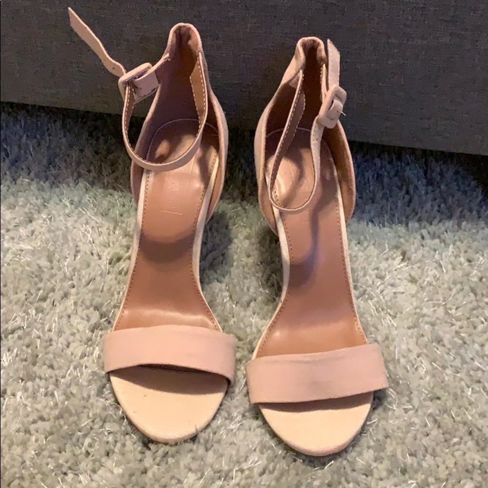 •••SOLD•••NWT Topshop Nude Heels